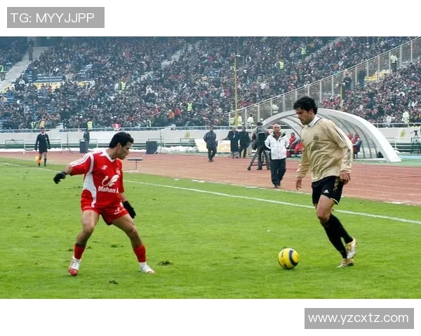 棉农与波斯波利的激烈对决展现足球魅力与战术智慧的完美结合